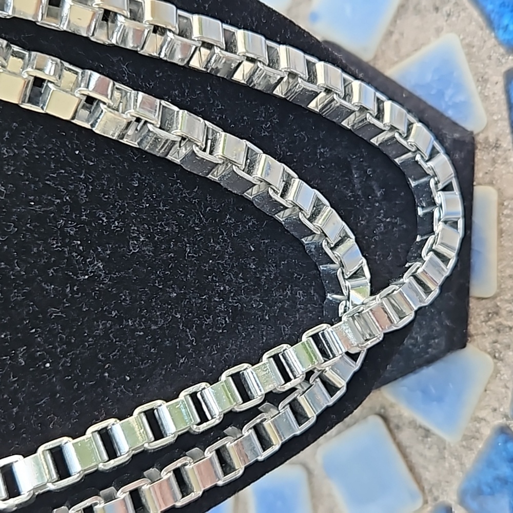 Silvertone Chain Necklace - Picture 3 of 4